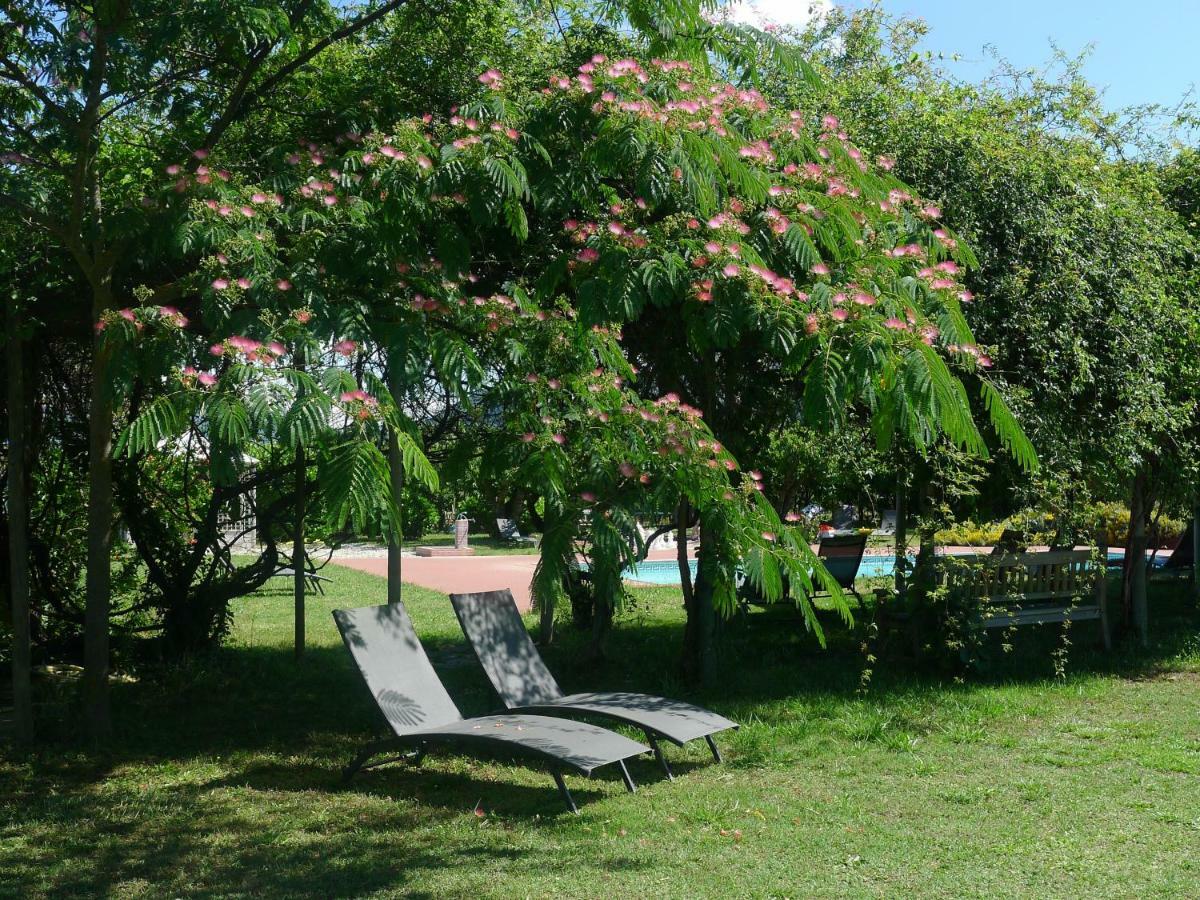 Les Piegonnaises - 2 Roulottes Villa Dış mekan fotoğraf