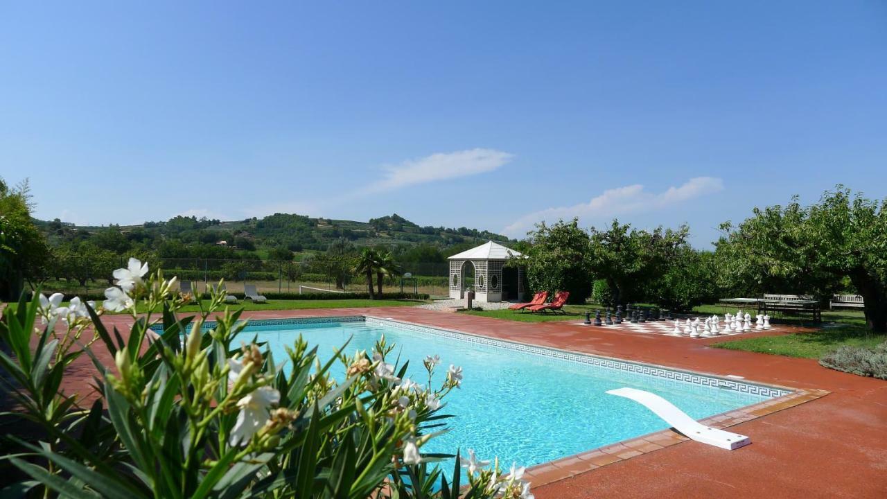 Les Piegonnaises - 2 Roulottes Villa Dış mekan fotoğraf