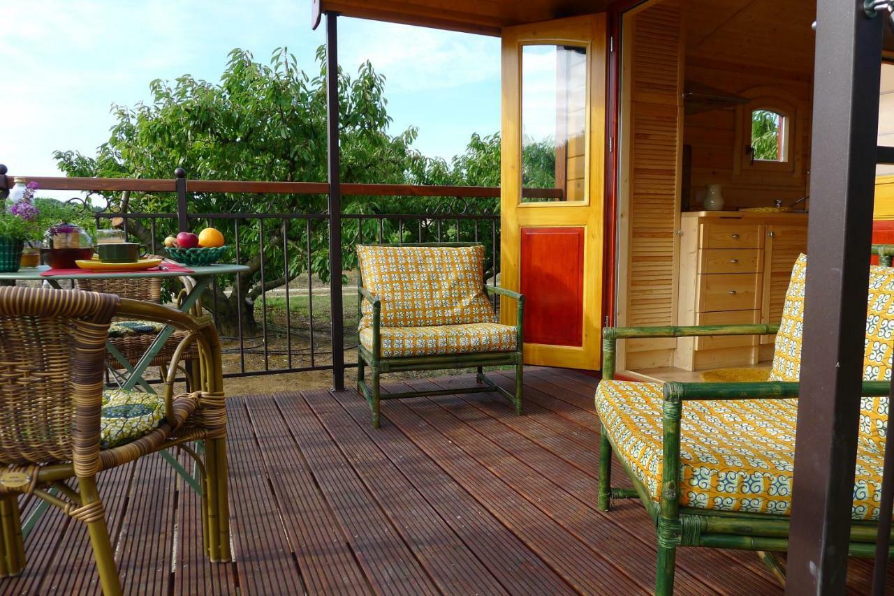 Les Piegonnaises - 2 Roulottes Villa Dış mekan fotoğraf