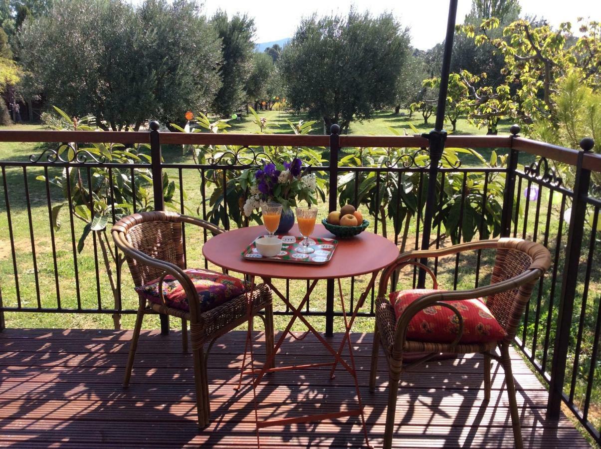 Les Piegonnaises - 2 Roulottes Villa Dış mekan fotoğraf