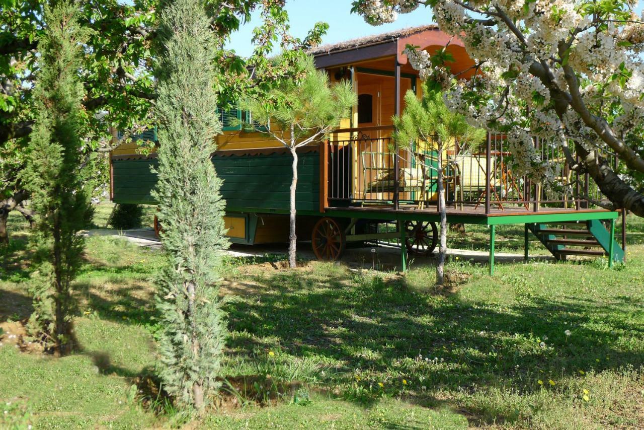 Les Piegonnaises - 2 Roulottes Villa Dış mekan fotoğraf