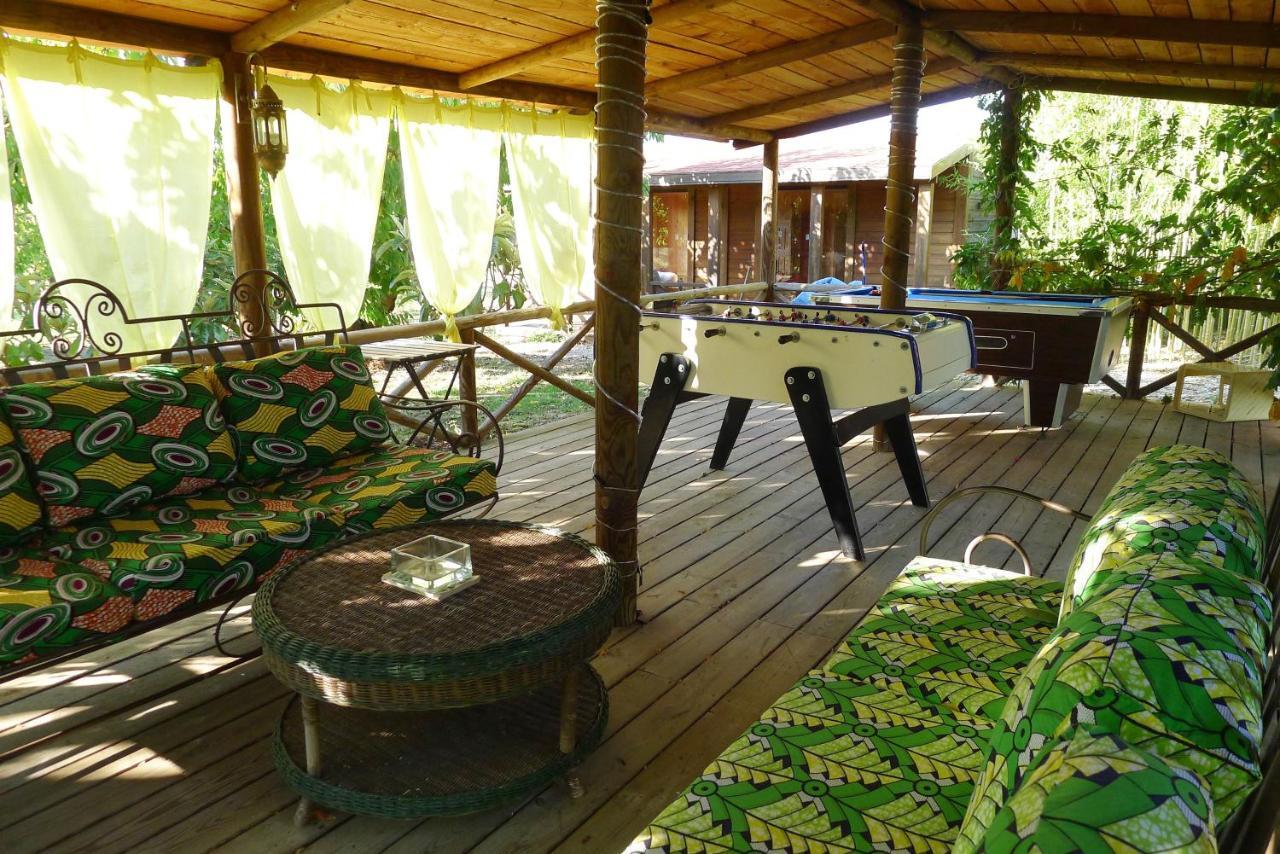 Les Piegonnaises - 2 Roulottes Villa Dış mekan fotoğraf